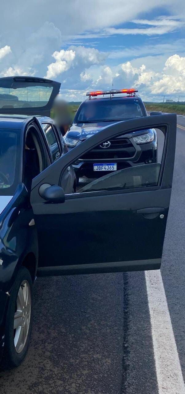 Polícia Civil prende autor de homicídio na cidade de Carazinho. O autor foi preso na BR-285, enquanto transitava com seu veículo.