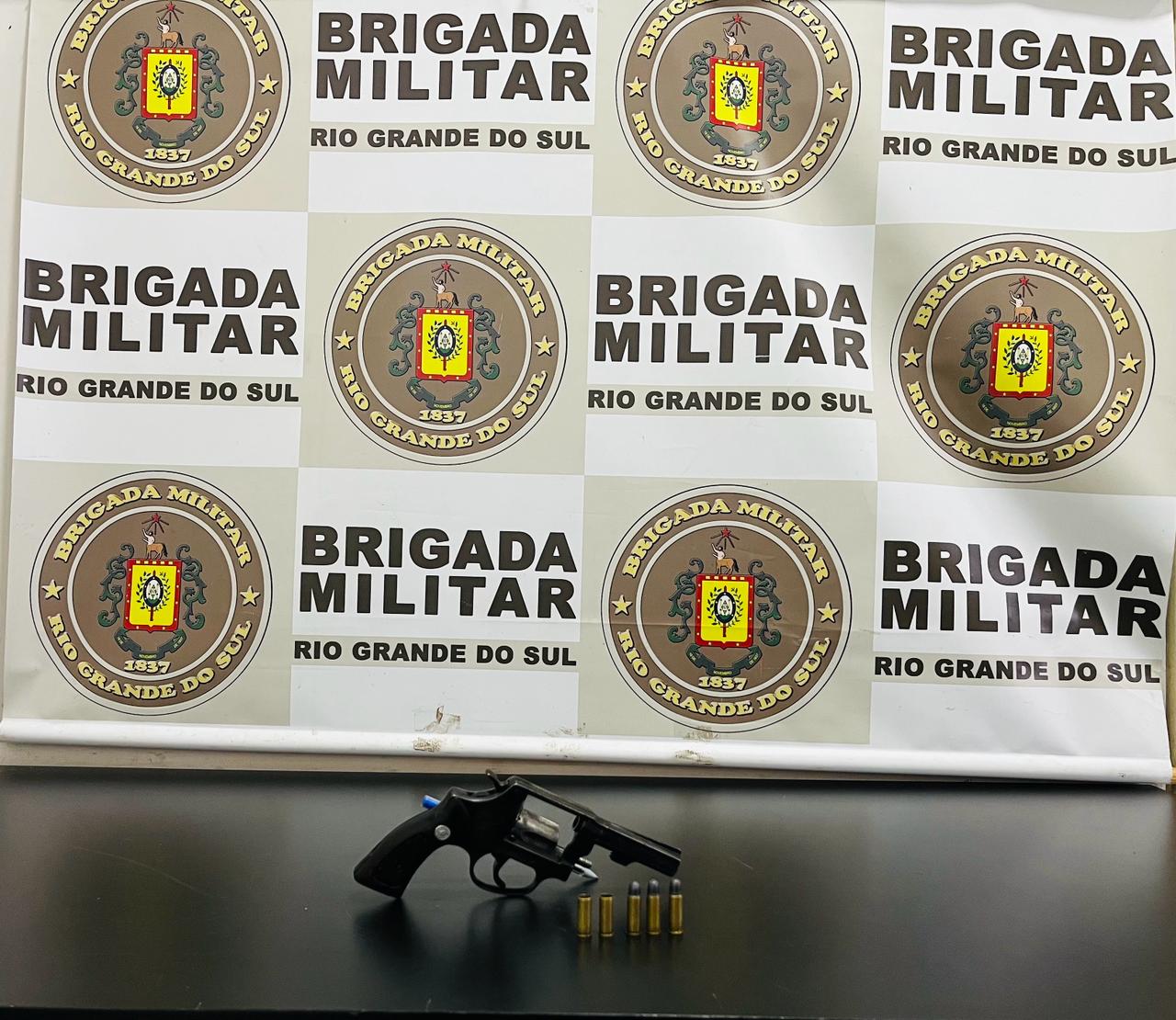 Homem é preso dando tiros na Independência. 3°RPMon prendeu um homem por disparos de por disparos de arma de fogo e porte ilegal de arma.