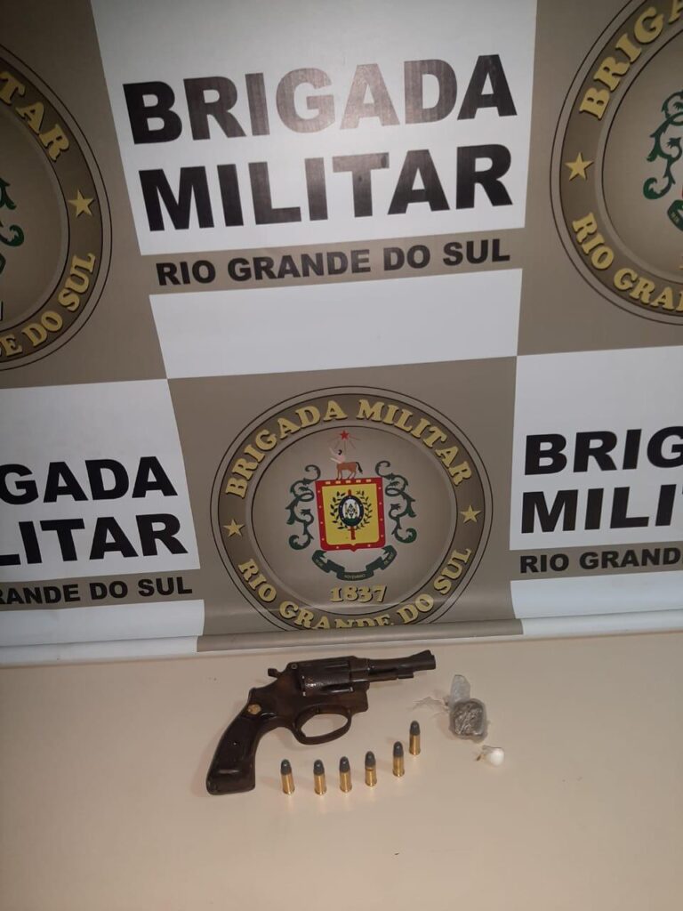 Brigada Militar efetua prisão por porte ilegal de arma de fogo em Não-Me-Toque.Na madrugada deste domingo (10).