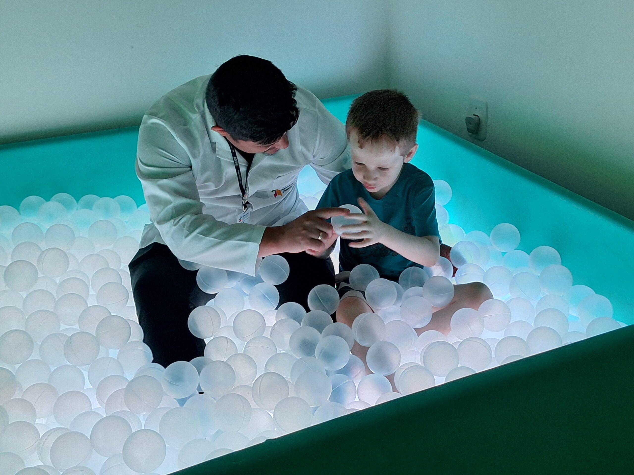 APAE vai realizar evento sensorial para famílias de pessoas com TEA. Evento acontece neste sábado, na instituição