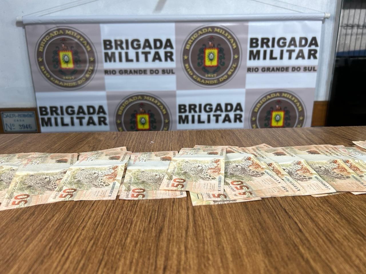 Batalhão Rodoviário prende duas mulheres pelo crime de estelionato na cidade de Coxilha. A prisão ocorreu na manhã de quinta-feira