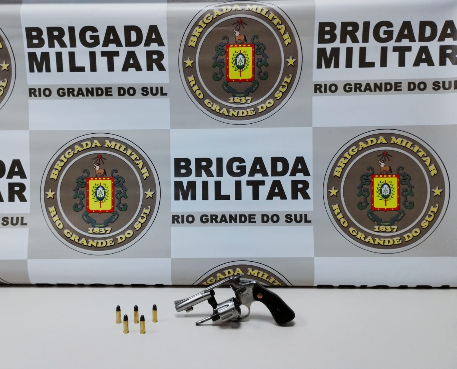 Homem foi preso na cidade de Marau, com arma de fogo, que foi encontrada em ocorrência, após acidente de trânsito