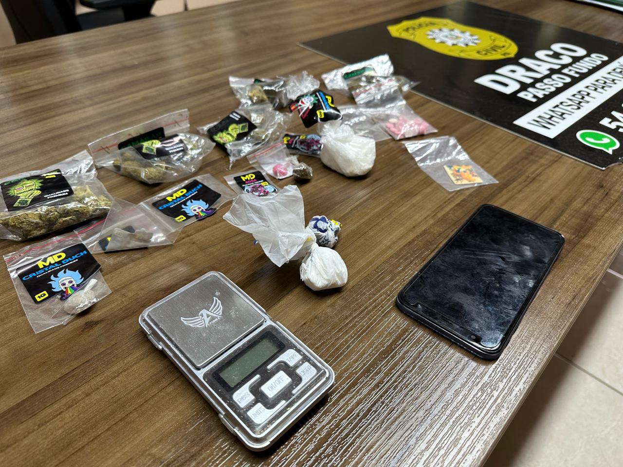 Draco apreende drogas na São Luiz Gonzaga, durante mandado de busca e apreensão, a Polícia Civil encontrou uma quantidade de drogas