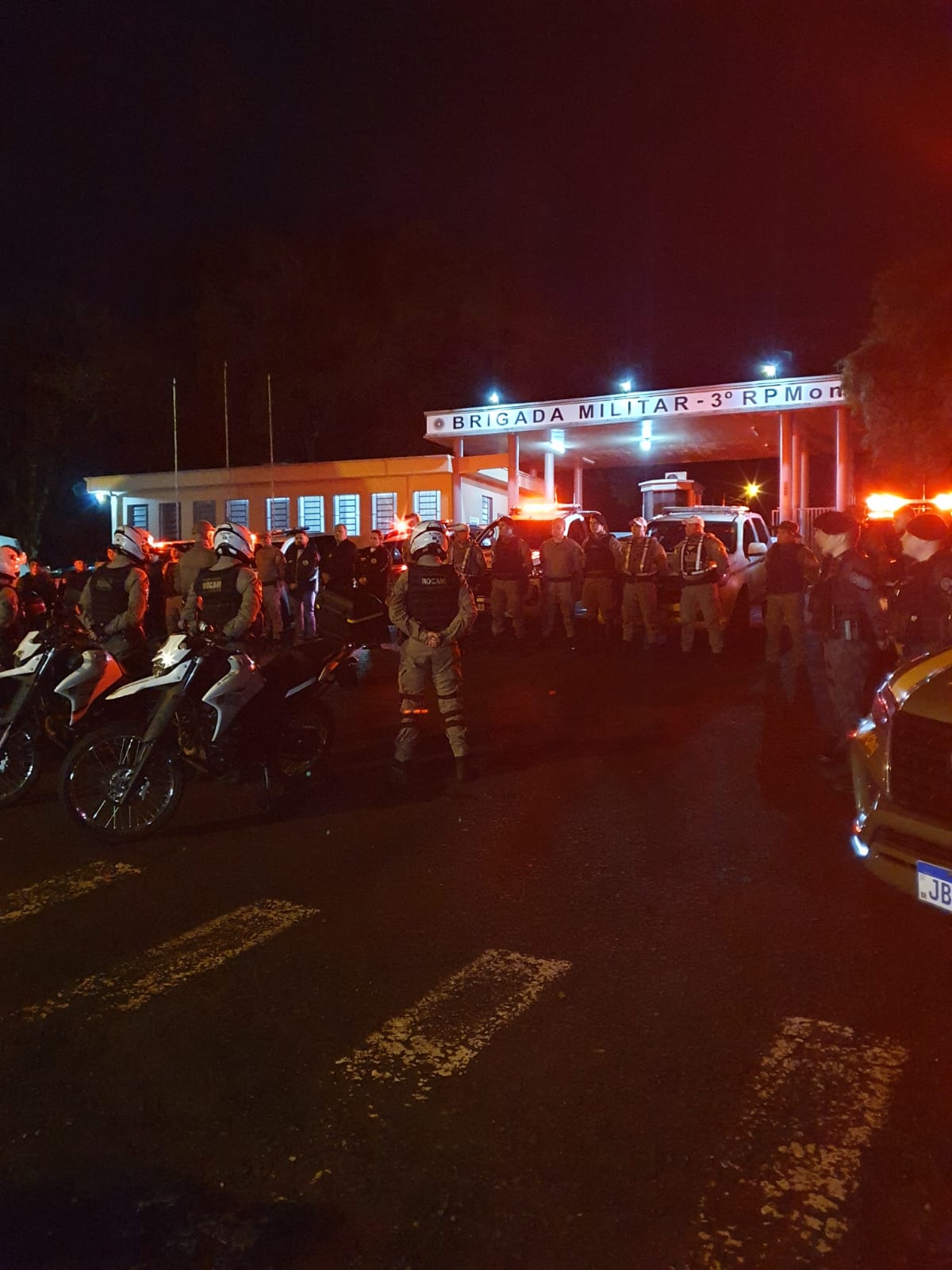 As homenagens póstumas ao 2º Sgt Fabiano Oliveira, da Força Tática do 12º BPM, aconteceram por toda a Brigada Militar e em todo nosso estado.