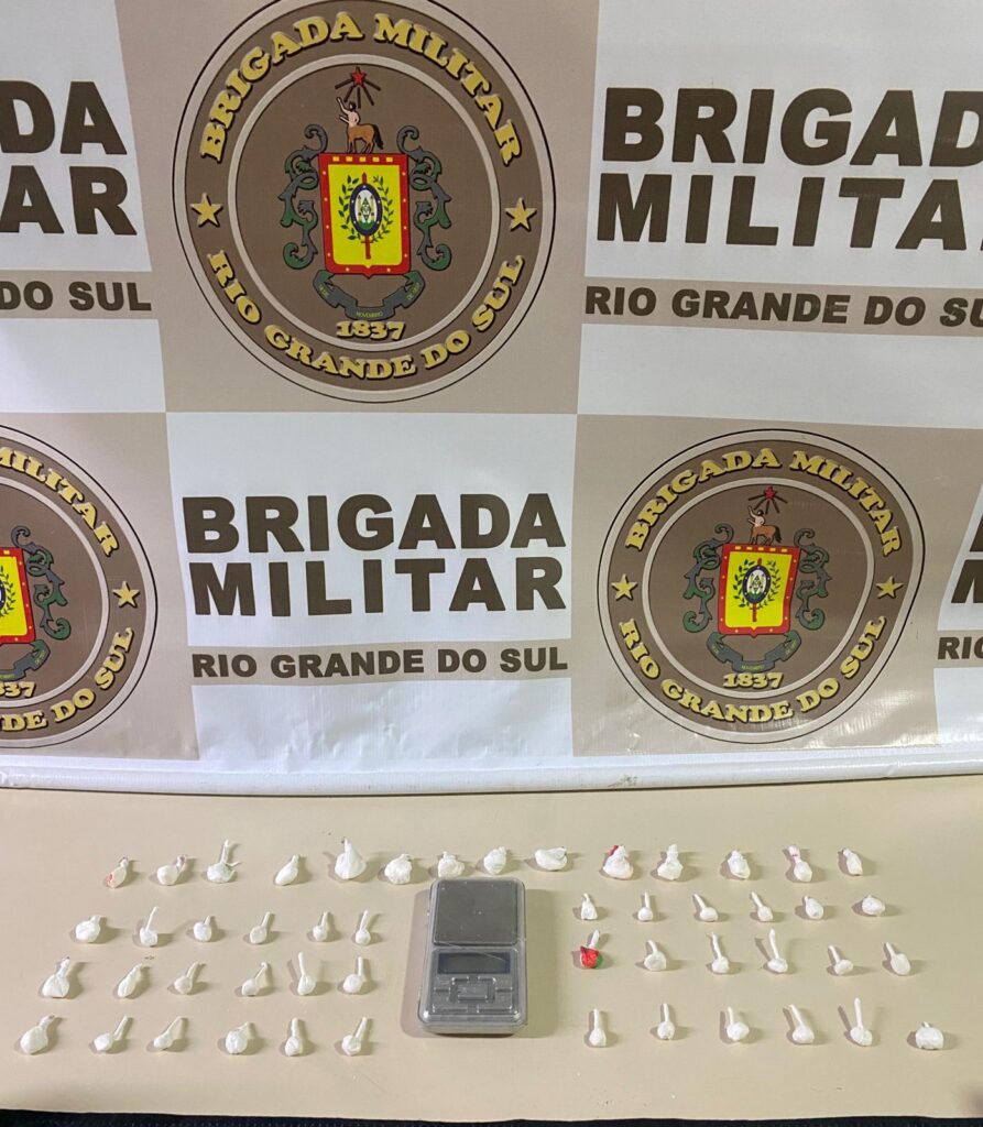 Brigada Militar realiza prisão por tráfico de drogas, em Sarandi, na noite de quinta-feira, porm eio do 38°BPM