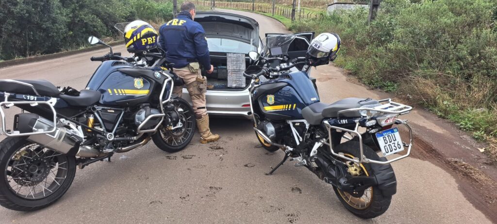 Na manhã desta terça-feira (25), a Polícia Rodoviária Federal prendeu dois traficantes transportando 286 quilos de maconha na BR-285.