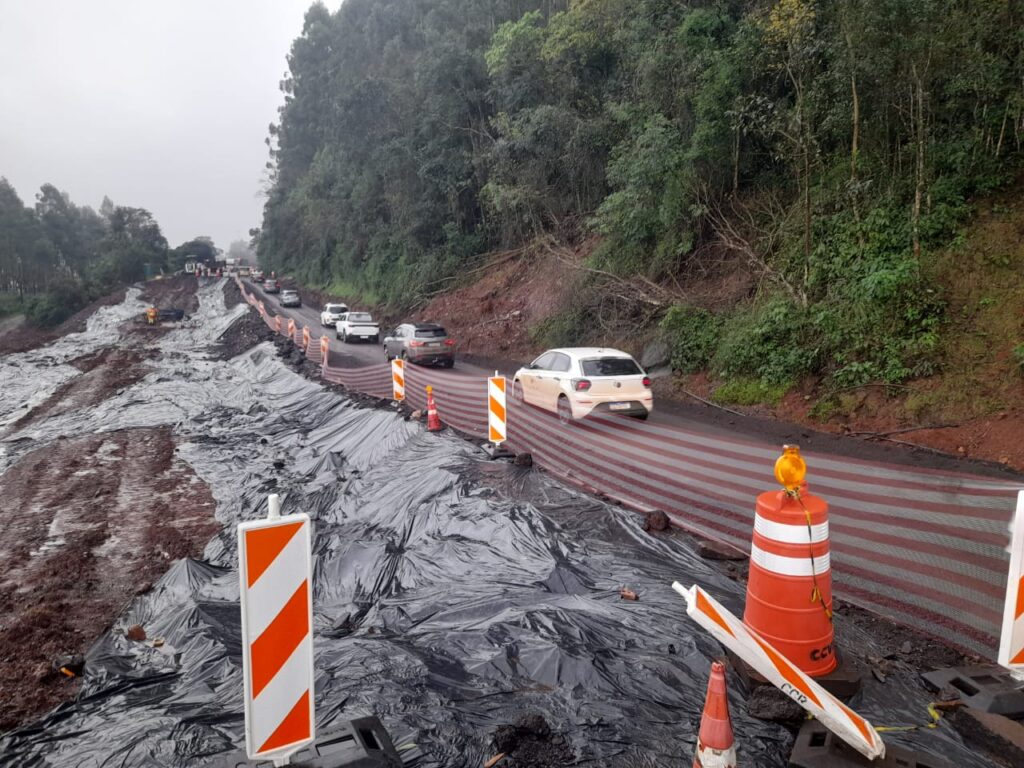 Em nova intervenção a ser realizada sábado, a CCR ViaSul fará a aplicação de revestimento asfáltico na via da BR-386, em Pouso Novo.