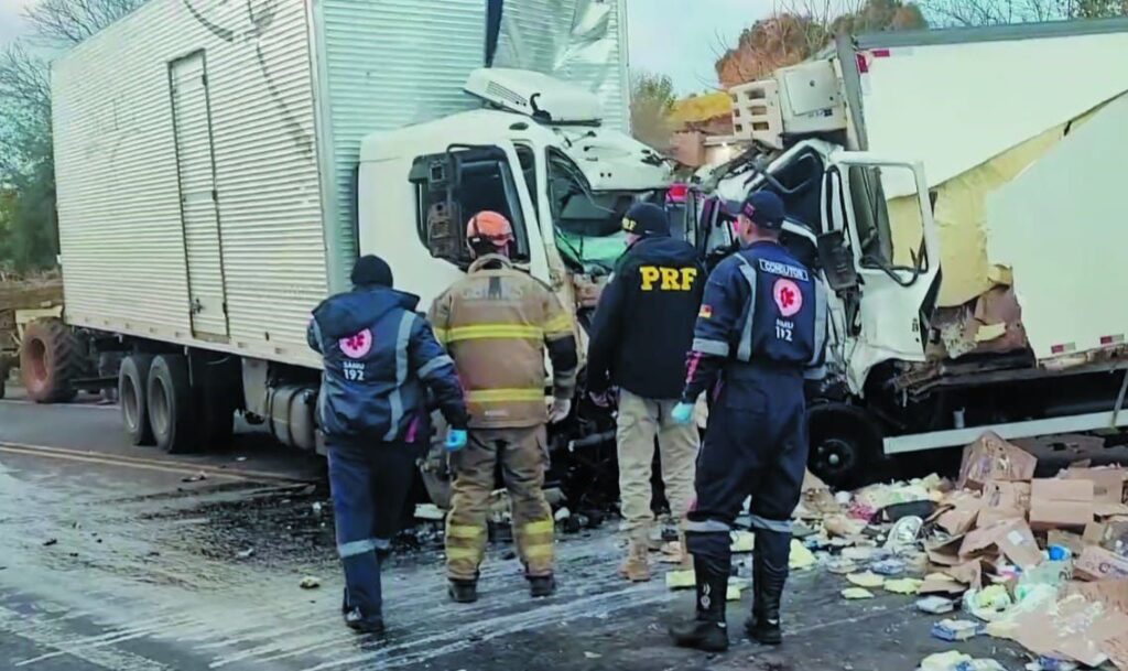 Caminhoneiro de Passo Fundo morre em acidente. Por volta das 6h desta terça-feira (30), no km 98 da BR-386 em São José das Missões