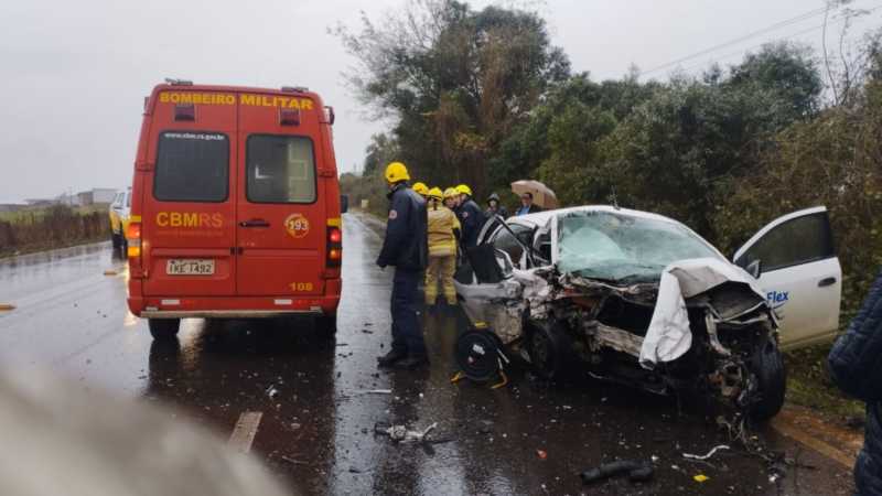 Grave acidente entre Selbach e Ibirubá envolve passo-fundense e deixa uma pessoa morta.