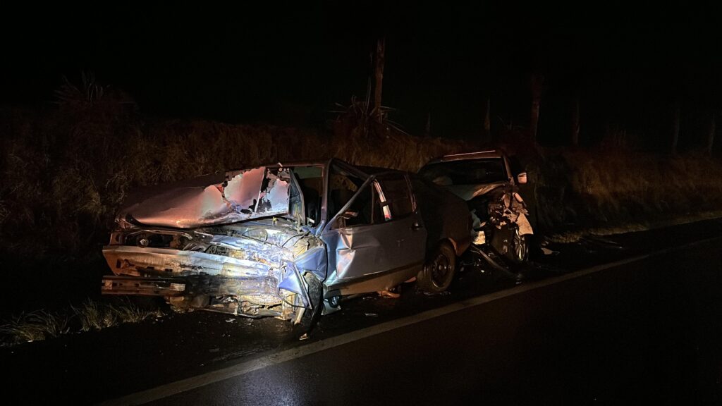 Na noite deste domingo (18), um grave acidente de trânsito foi registrado na ERS-324, entre Passo Fundo e Pontão, próximo a entrada de Bela Vista.