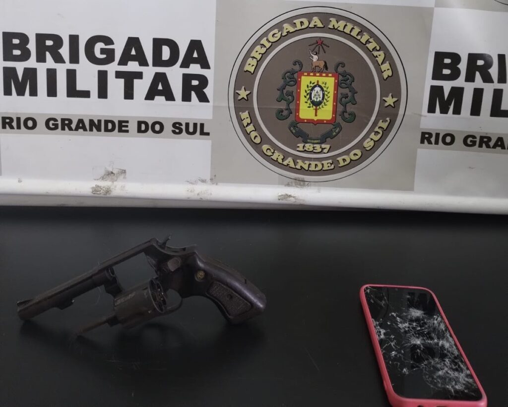 A Brigada Militar, por meio do 3º RPMon/Força Tática, realizou a prisão de um indivíduo que efetuou assalto em joalheria