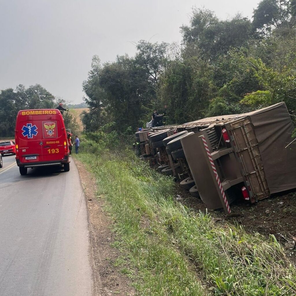 Na manhã deste domingo (8), uma guarnição do Corpo de Bombeiros de Marau atendeu a um acidente na ERS-324, entre Marau e Passo Fundo.