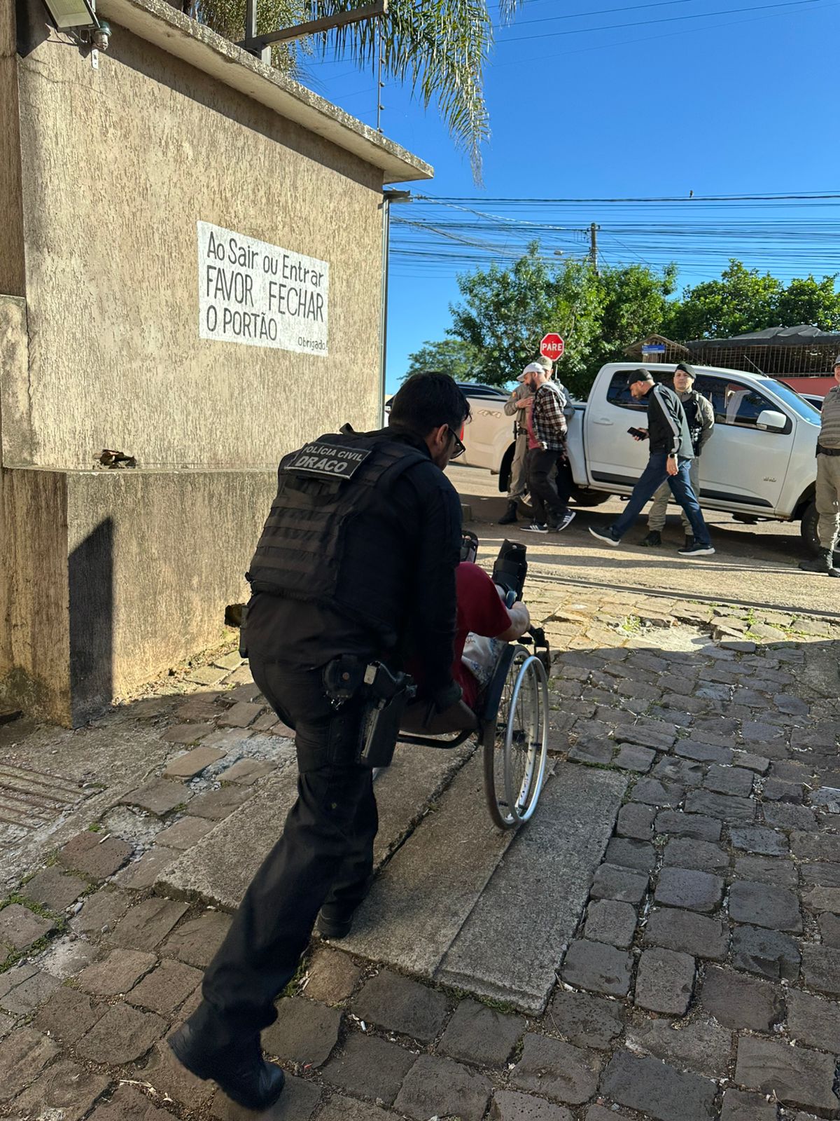 Polícia Civil com a Brigada Militar, prendeu um dos foragidos que havia escapado recentemente do Presídio Regional de Passo Fundo (PRPF)