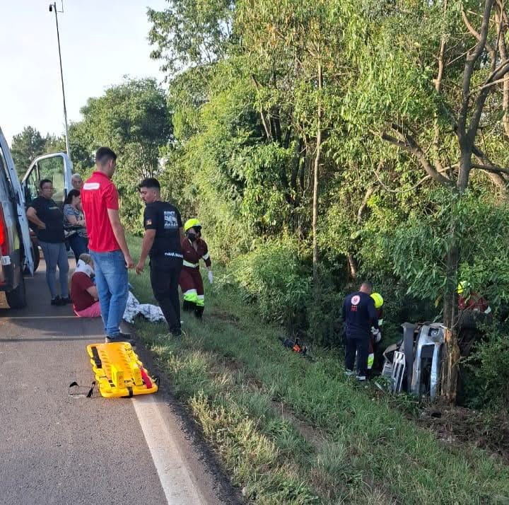 Quatro pessoas ficaram feridas, após veículo sair da pista, no interior do município de Soledade, na manhã desta segunda-feira 