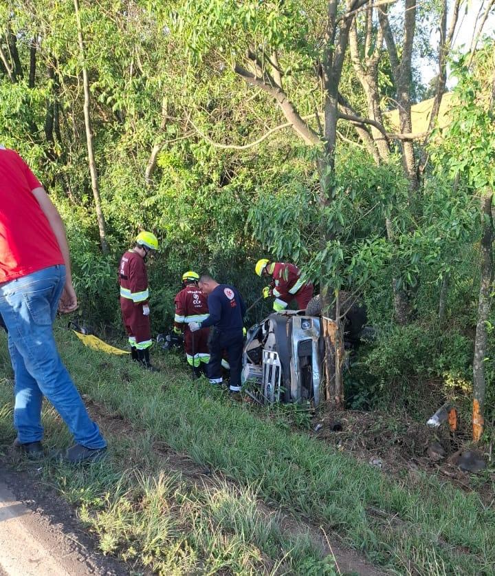 Quatro pessoas ficaram feridas, após veículo sair da pista, no interior do município de Soledade, na manhã desta segunda-feira 