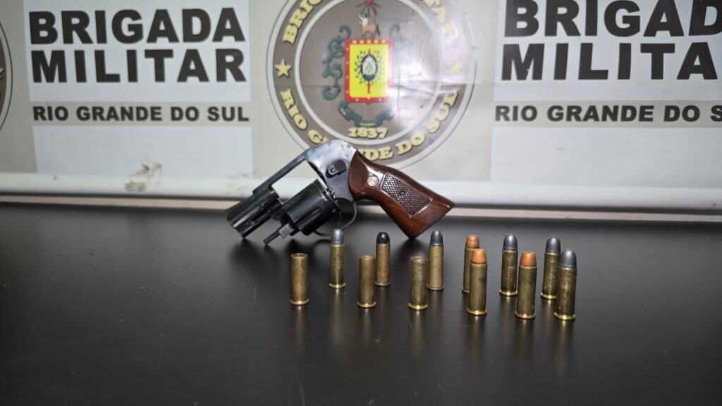 3°RPMon prende homem por importunação sexual, porte ilegal de arma de fogo, disparo em via pública e receptação