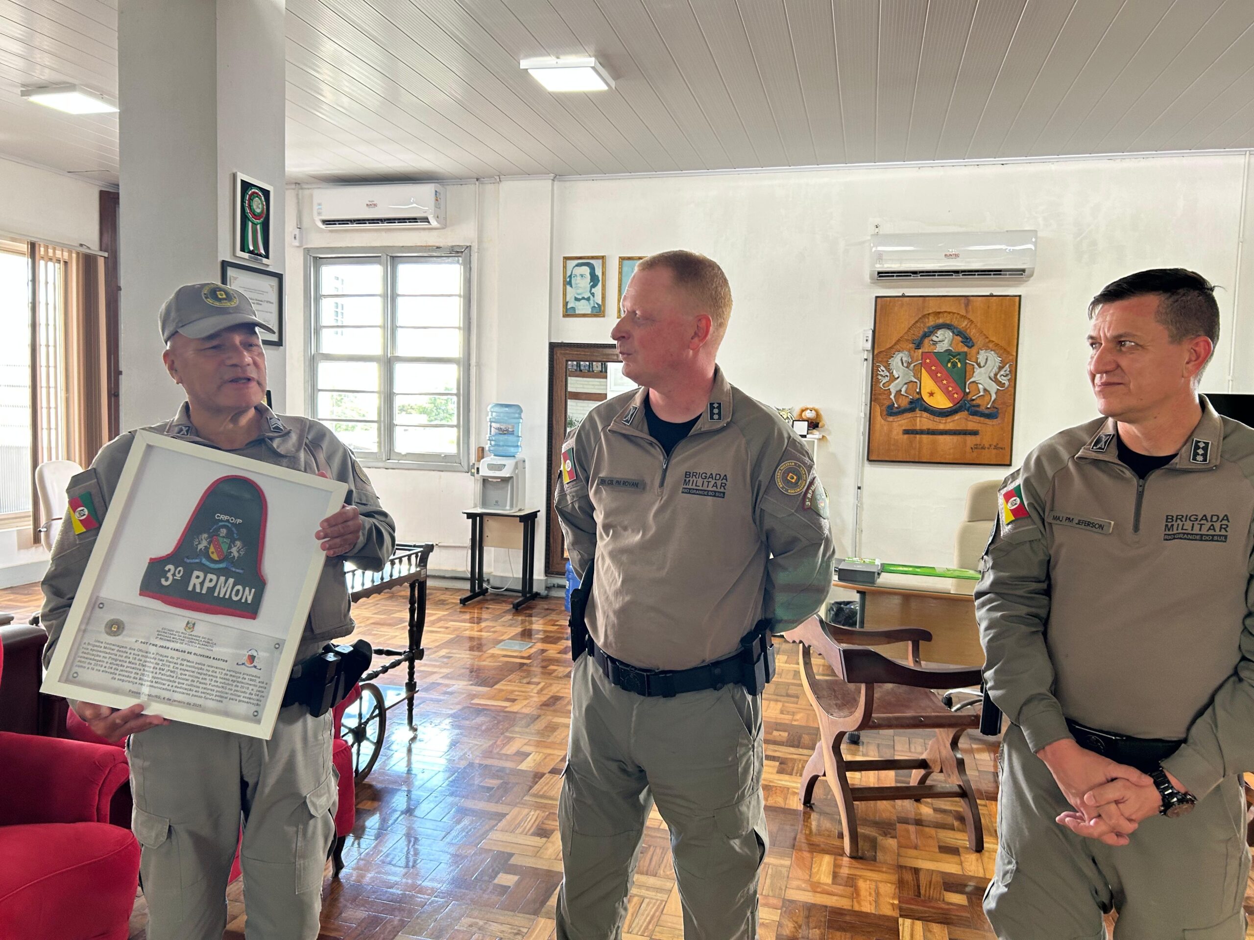 Homenagem dos Oficiais e Praças do 3º RPMon ao 2º Sgt PME João Carlos de Oliveira Bastos