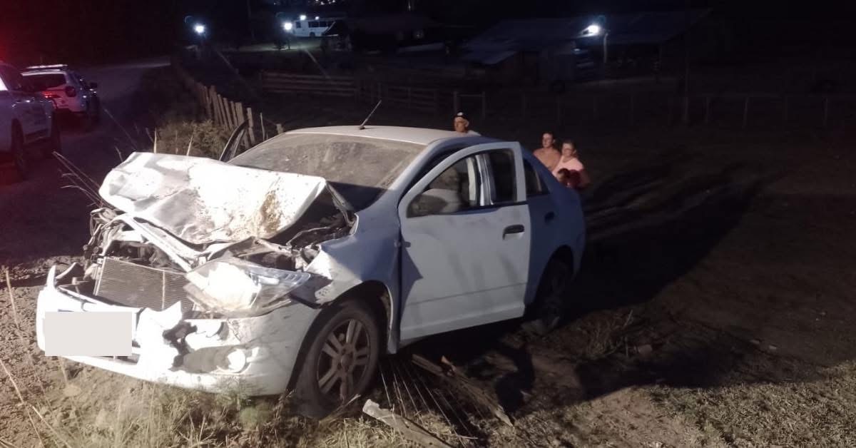 No início da noite deste domingo (19), um acidente do tipo capotamento foi registrado na estrada vicinal de Soledade