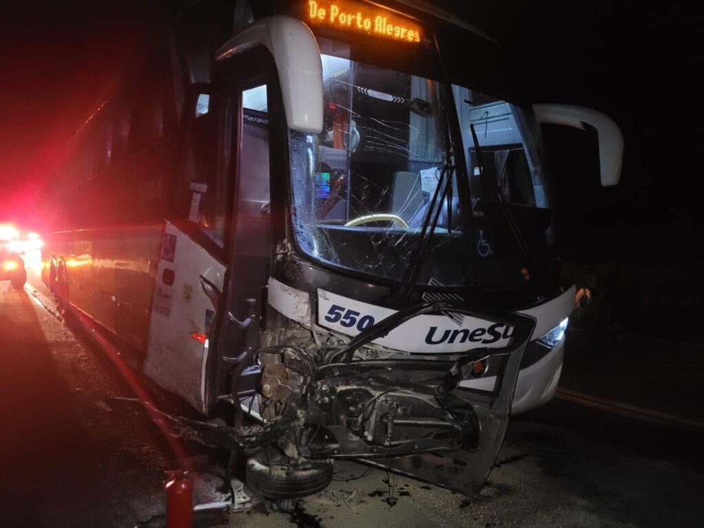 Um acidente de trânsito ocorreu na noite deste domingo, 19 de janeiro, no km 240 da BR-386, em Soledade, deixando uma mulher ferida