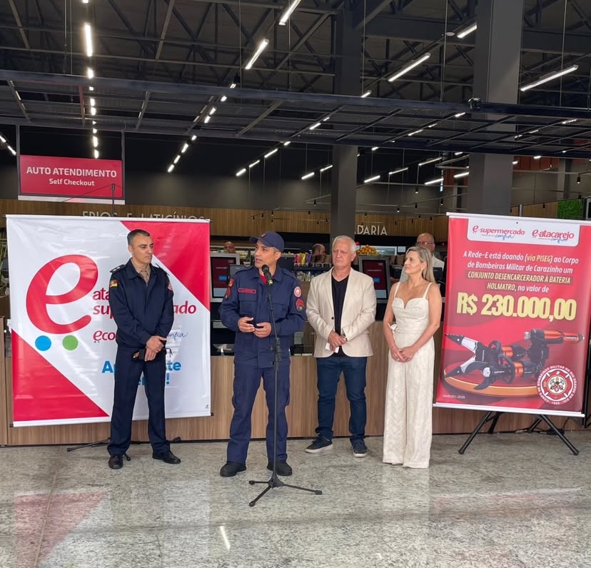 Corpo de Bombeiros Militar do Rio Grande do Sul (CBMRS) recebeu, do supermercado Economia, nesta terça-feira (21), a doação de R$ 230.000,00