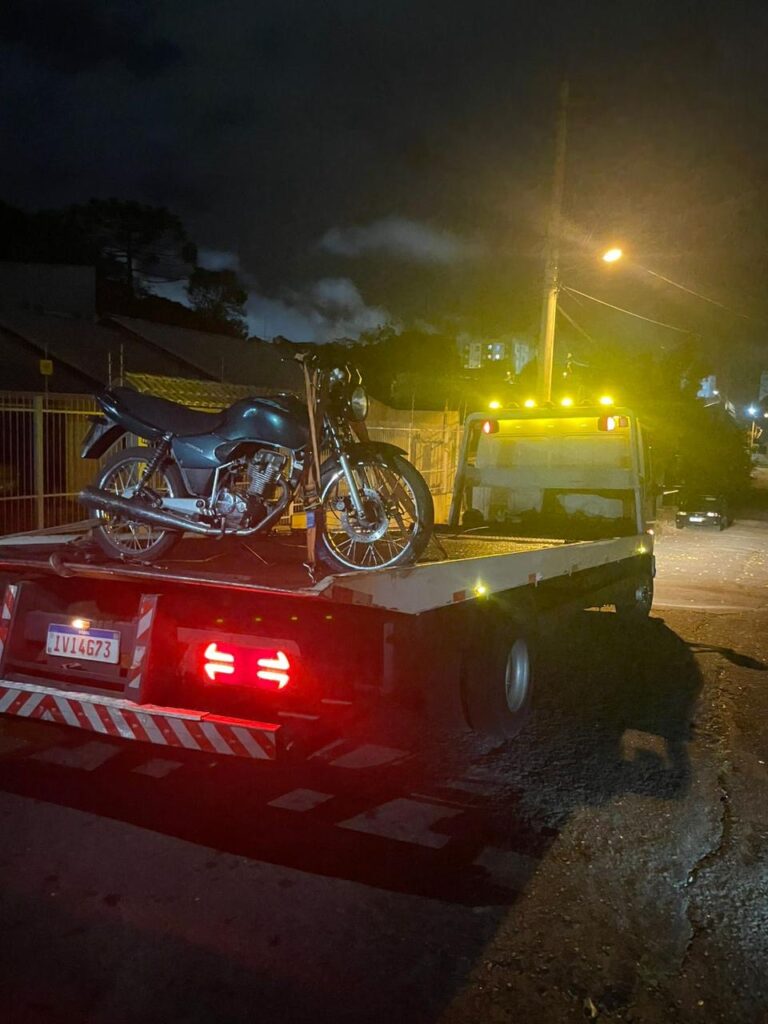 3ºBPChq durante a ação policial, realizou a prisão de um homem por receptação de uma motocicleta em situação de Furto/Roubo