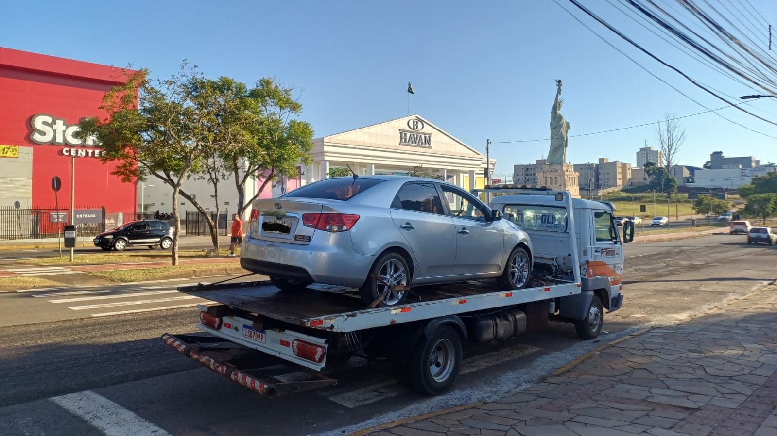 Brigada Militar através do 3º Batalhão de Polícia de Choque efetuou a prisão de dois indivíduos por receptação de veículo em Passo Fundo