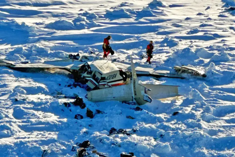 Equipes de resgate localizaram, nesta sexta-feira (7), um avião desaparecido no Alasca em meio ao gelo polar do Mar de Bering