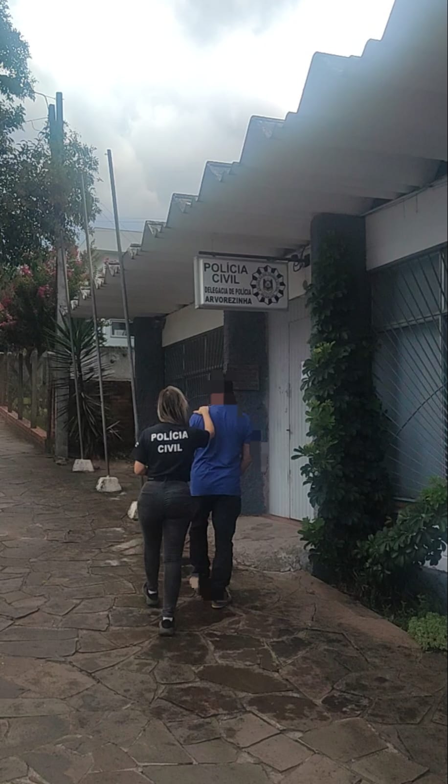 Na tarde desta segunda-feira (24), a Polícia Civil de Arvorezinha prendeu um homem de 56 anos por tentativa de homicídio