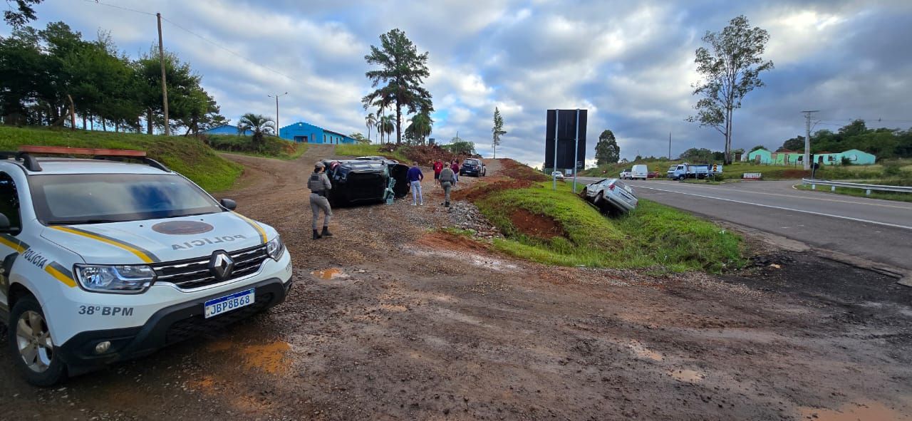 Um acidente de trânsito foi registrado na manhã desta sexta-feira (4) na BR-386, em Tio Hugo, nas proximidades do trevo de acesso a Ibirapuitã