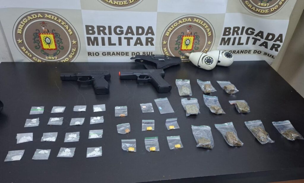 Duas pessoas são presas por tráfico de drogas durante ação do BPChq em Passo Fundo