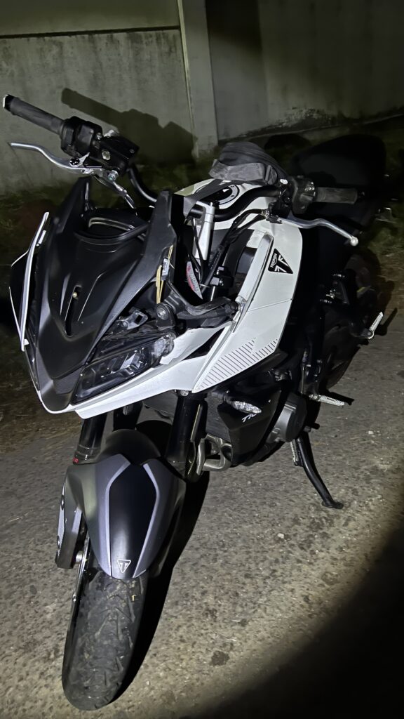 Casal sofre queda de motocicleta na ERS-324, em Passo Fundo