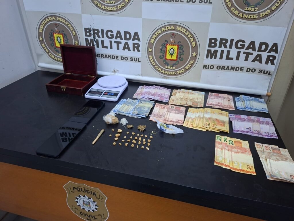 Dois homens são presos por tráfico de drogas em Passo Fundo
