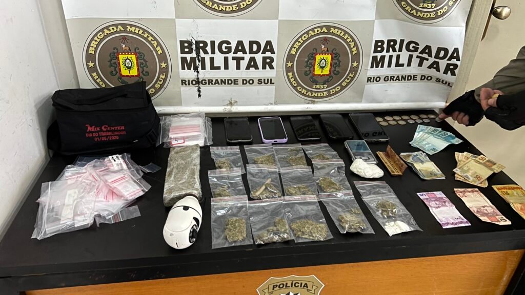 Homem é preso por tráfico de drogas após denúncias em Passo Fundo