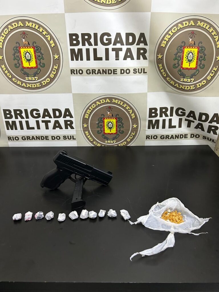 Adolescente é apreendido com crack, maconha e simulacro de pistola no bairro Valinhos, em Passo Fundo