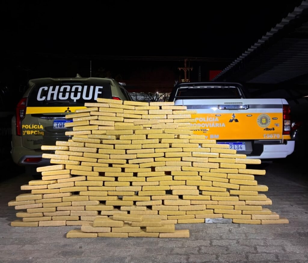 Homem é preso com mais de 173 kg de maconha após fuga em Passo Fundo