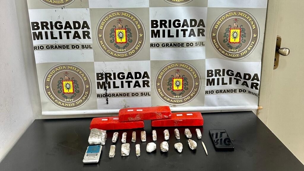 Homem é preso por tráfico de drogas durante atendimento do SAMU no bairro Vera Cruz, em Passo Fundo