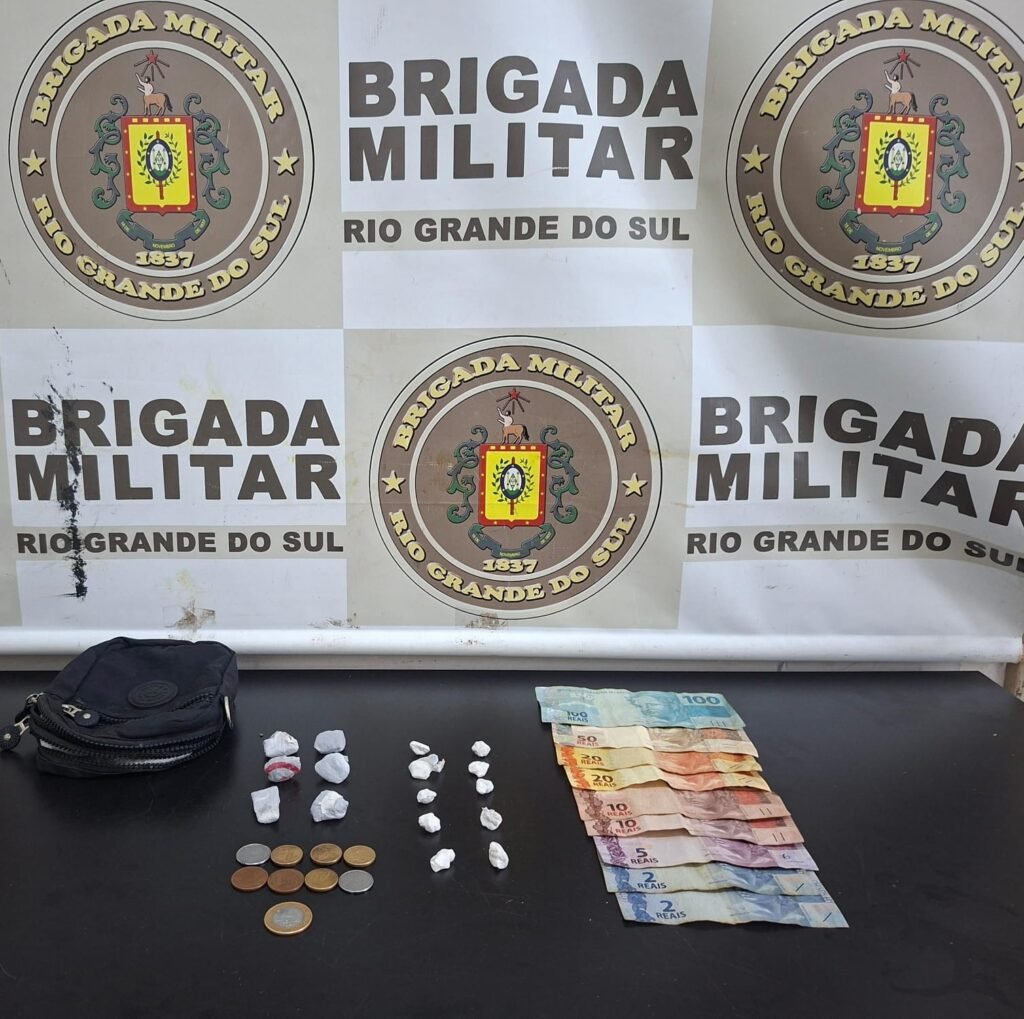 Mulher é presa por tráfico de drogas no bairro Valinhos, em Passo Fundo