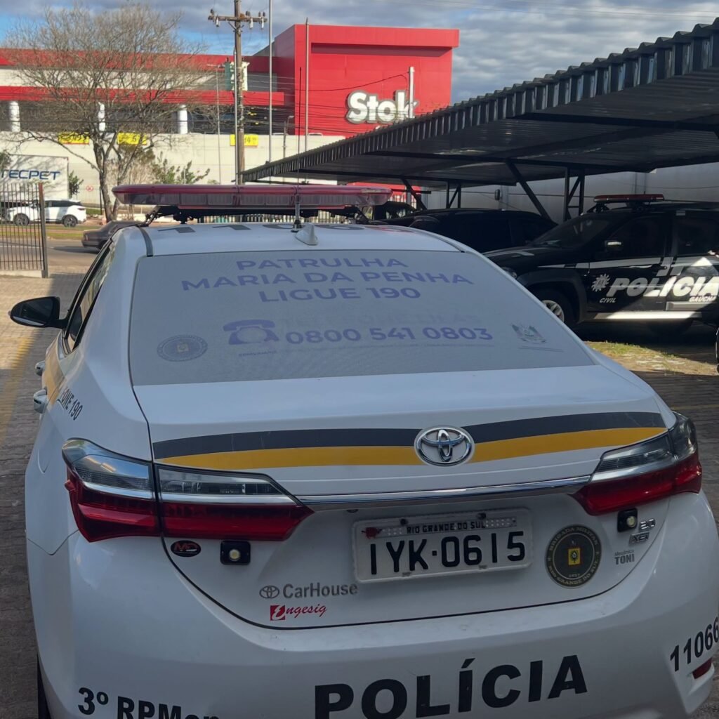 “Taradão” é preso pela Brigada Militar após tirar a roupa e exibir partes íntimas no Parque da Gare, em Passo Fundo